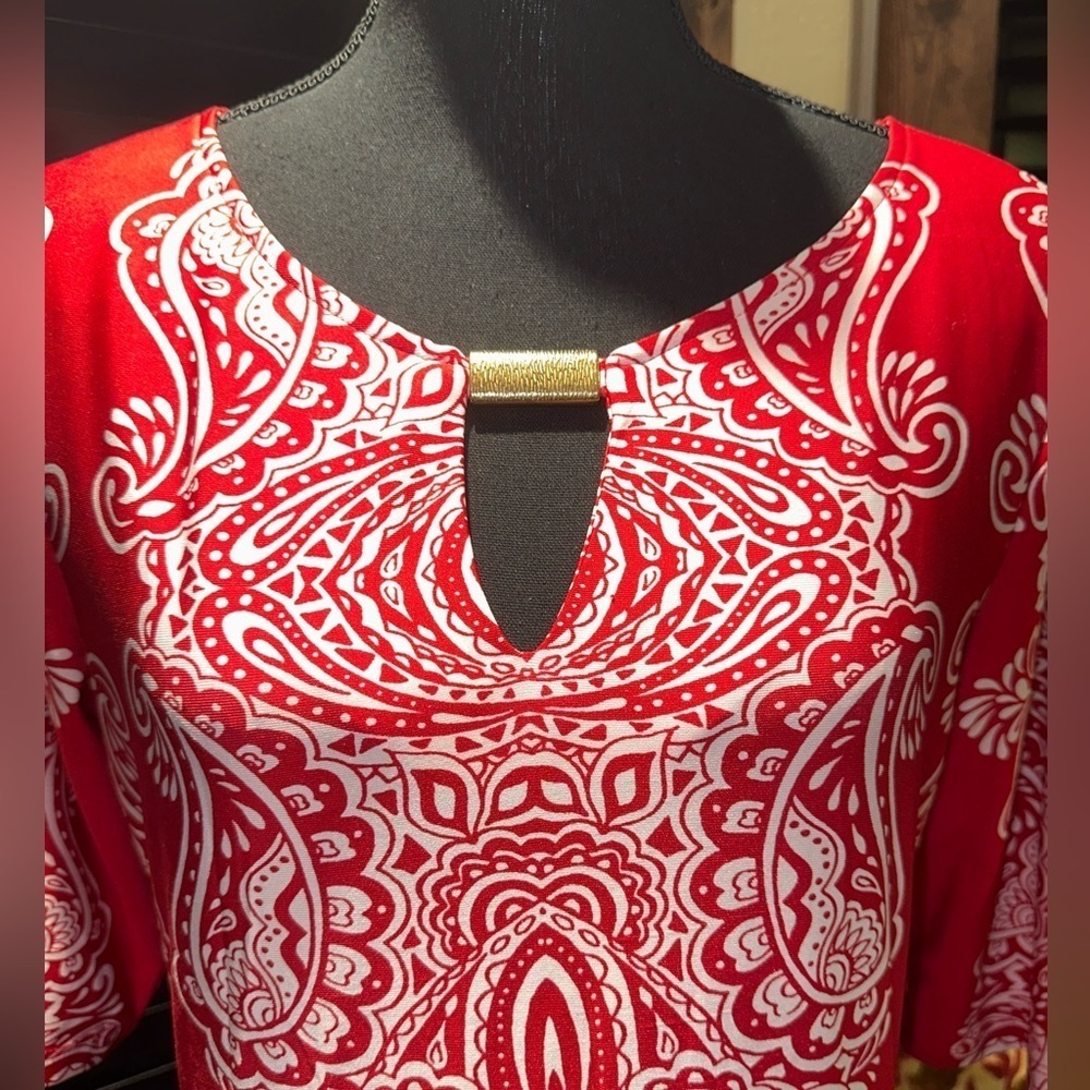 Sunny Leigh Red Paisley Sheath Dress Gold Metal Neck Cutout Stretch Office L - Picture 7 of 8